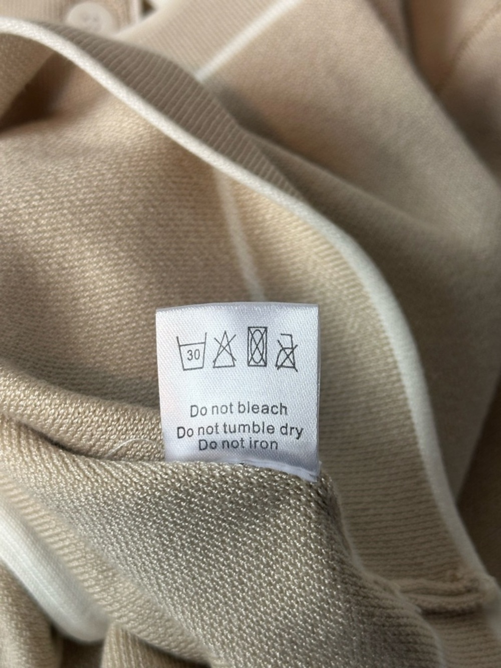 Emerson Lang Young Contemporary Classic Polo Beige Cardigan Sweater Size Large - Picture 11 of 11
